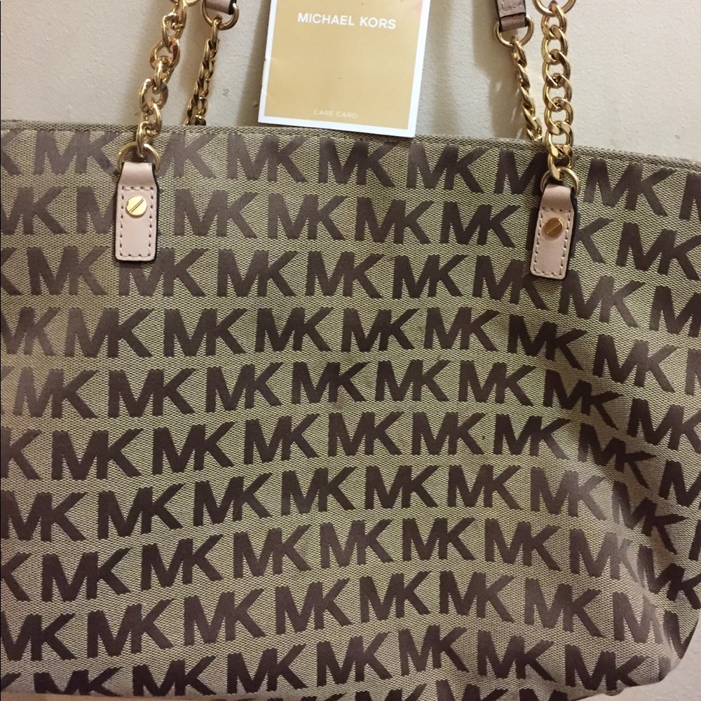 Authentic Michael Kors ON HOLD “NICKI”